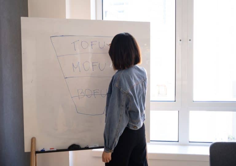 Prototypage rapide assisté par IA : gagner des cycles de développement