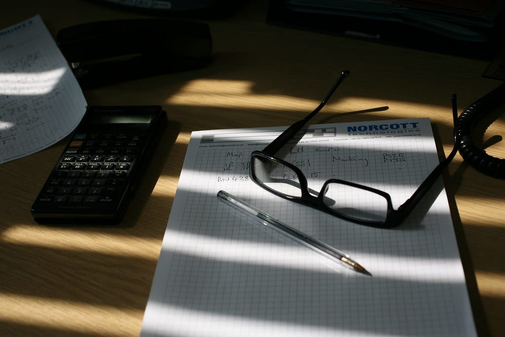 Analyse financière augmentée par l&rsquo;IA : ce que ça change concrètement